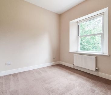The Mansion, Whitney Wood, Stevenage - Photo 4