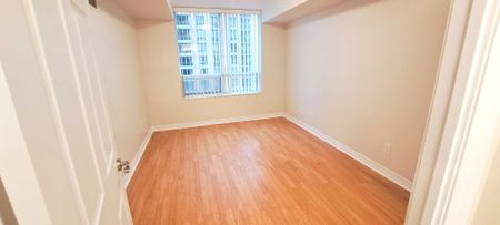 For Lease - 5233 Dundas Street Unit# 923, Toronto, Ontario - Photo 4