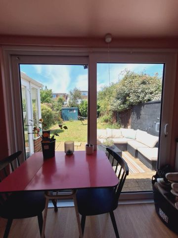 Price £1,575 pw - Available Now - Furnished - Photo 3