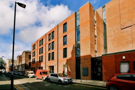 Classic 3 Bed Apartment - Photo 5