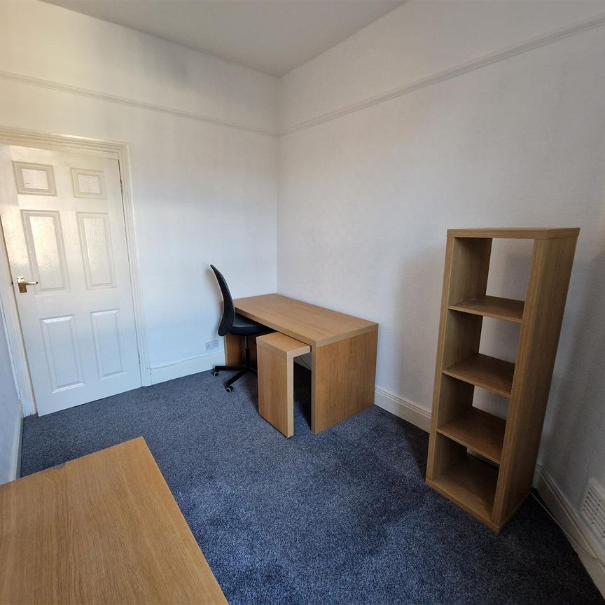 2 bed flat to rent in Stannington Place, Heaton, NE6 - Photo 1