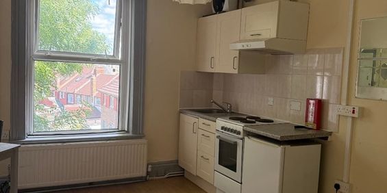 Bedsit, Stuart Crescent, N22 - Photo 3