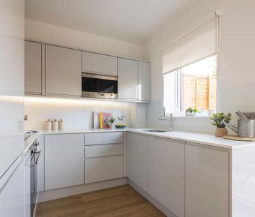 3 bedroom townhouse to rent - Photo 2