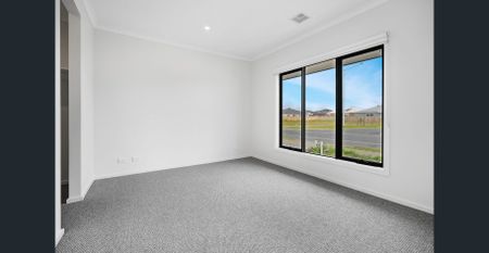 Stunning & Spacious Family Home - Photo 3