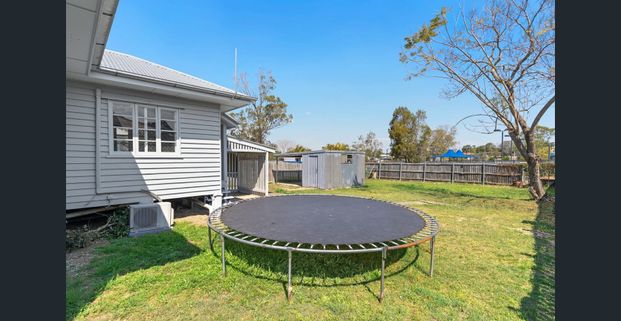 Charming Family Home in a Convenient Leichhardt Location - Photo 1