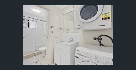 Burleigh One Bedroom Unit! - Photo 3