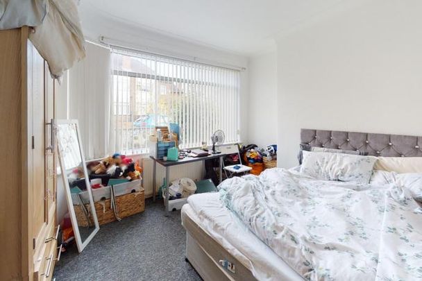Ash Crescent , - Photo 1