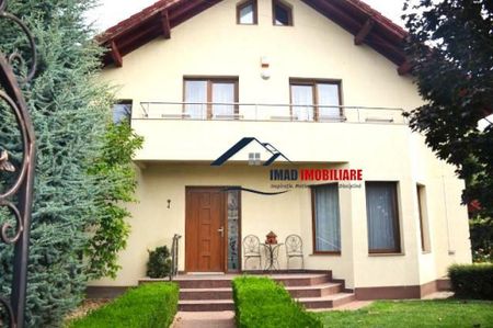 Locatie unica! Vila superba langa parc, lac si stadionul d - Fotografie 4