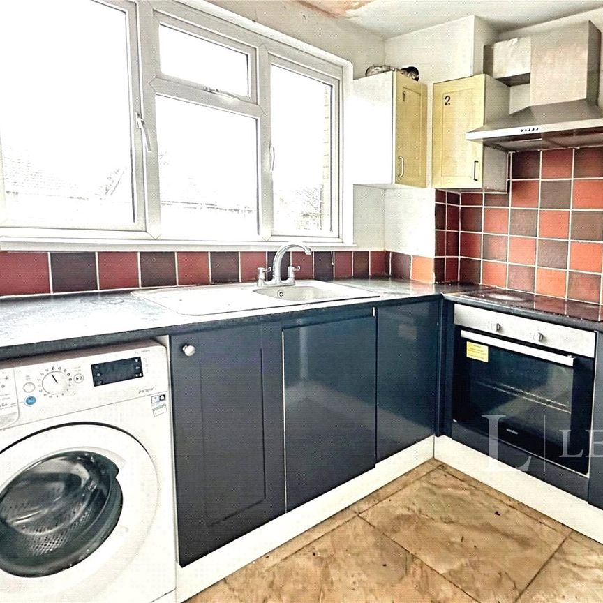 5 bedroom house to rent Brendon Avenue, Luton, Bedfordshire, LU2 - Photo 1