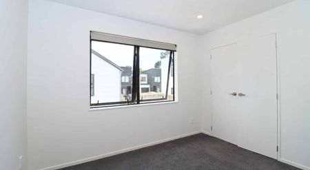 2 Bedroom Town House For Rent - Photo 3