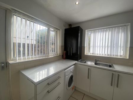 3 bedroom terraced house to rent - Photo 5