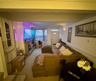 Sandringham Road, Watford - Photo 1