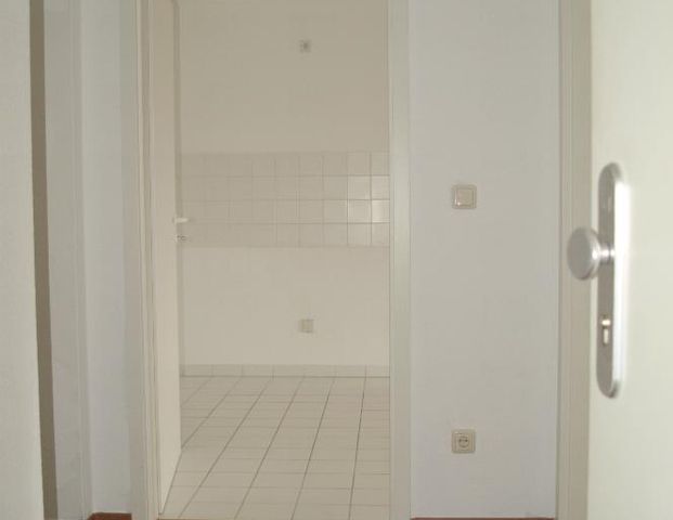 ** 2-Zimmer-Whg. mit 2 Balkonen und Wannenbad * Tiefgarage * Keller * Fahrradraum ** - Foto 1