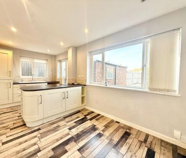 3 bedroom semi-detached house to rent - Photo 6