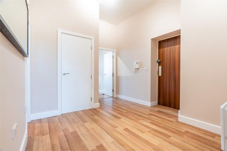 2 bed apartment to rent in Northumberland Street, City Centre, NE1 - Photo 3