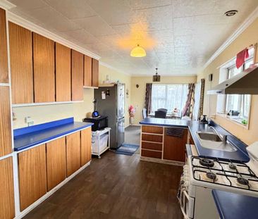 Milson - 3 Bedrooms - Photo 3