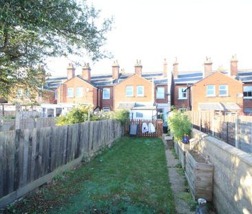 2 bedroom end of terrace house to rent - Photo 1