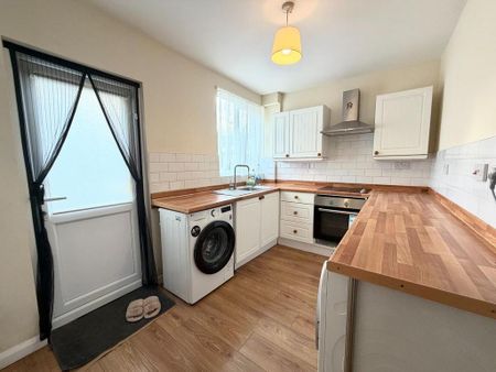 3 bedroom terraced house to rent - Photo 5