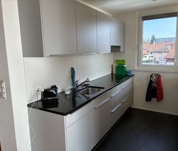 3½ ZIMMER-DACHWOHNUNG IN KERZERS (FR), MÖBLIERT, TEMPORÄR - Foto 4