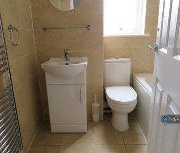 2 bedroom semi-detached house to rent - Photo 6