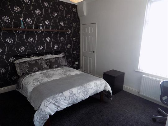 2 bedroom private hall to rent - Photo 1