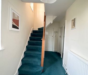 3 Bed Semi-Detached House, Robin Hood Way, SW15 - Photo 3