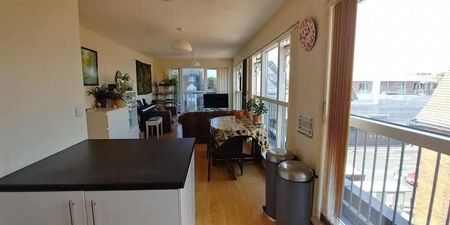 2 Bed Flat, Beulah Hill, SE19 - Photo 3
