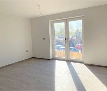 2 bedroom Apartment for rent - Photo 2