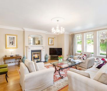 12 Ailesbury Wood Ailesbury Road Dublin 4, - Photo 1