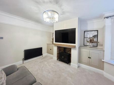 3 bedroom semi-detached house to rent - Photo 4