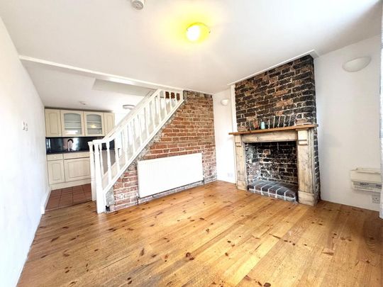 2 bedroom terraced house to rent - Photo 1