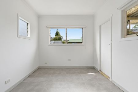 Tidy 3 Bedroom Home in a great location - Photo 5