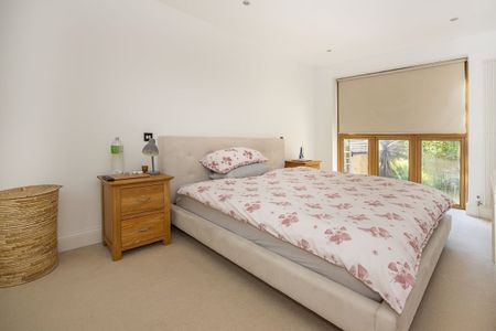 2 bedroom detached house to rent - Photo 4