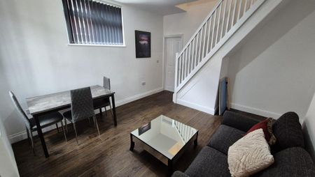 3 bedroom terraced house to rent - Photo 3