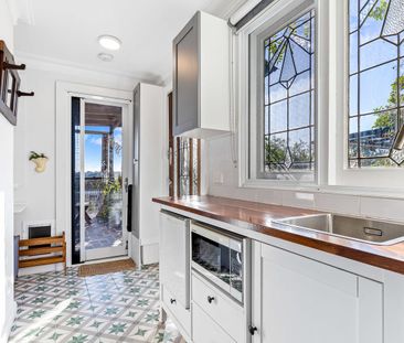 Cosy & Fully Furnished Self-Contained Studio – Utilities Included - Photo 2