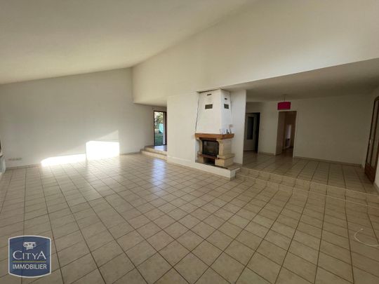 Location Maison 6 pièces 171m² ST NAZAIRE LES EYMES 38330 - Photo 1