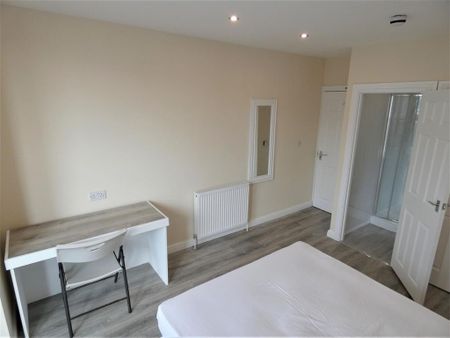 7 bedroom terraced house to rent - Photo 3