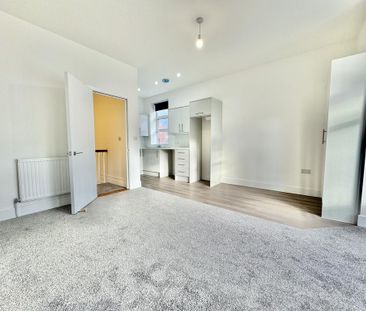 3 bedroom apartment to rent - Photo 2