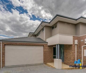 2/19 Halliday Street, MOUNT WAVERLEY, VIC - Photo 3