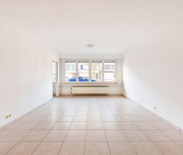 Instapklaar gelijkvloers appartement met garagebox in Merksem te huur! - Photo 5