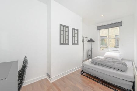 2 bedroom flat in Camden - Photo 3