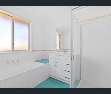 Newly Renovated Family Home with Brand-New Kitchen (Furniture is no... - Photo 6