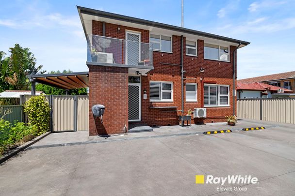 Modern One-Bedroom Apartment with Private Courtyard - Photo 1