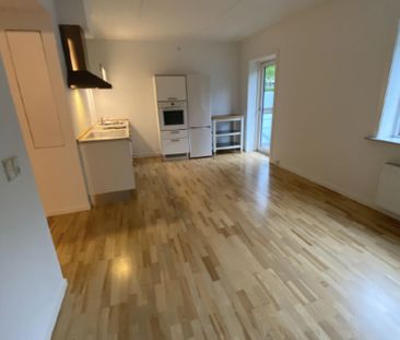 Stor 2-værelses med altan mod gården - Photo 2