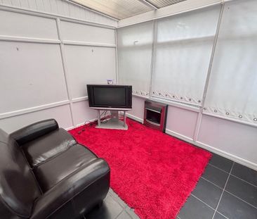 Grange Road, HULL - Photo 6