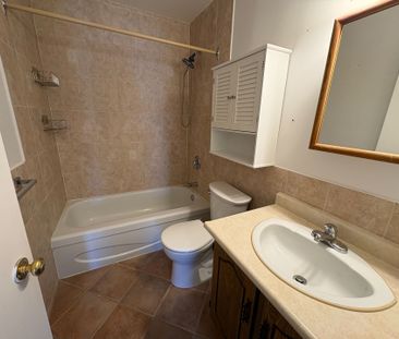 For Lease - 44 Anne Street Unit# 5, Kawartha Lakes, Ontario - Photo 3