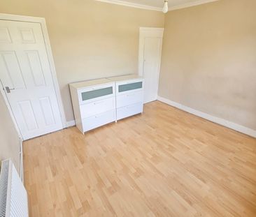 2 Bed Terraced House, Norfolk Road, E17 - Photo 2