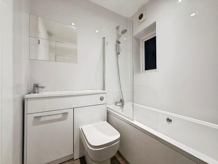 The Bungalows, The Warren, Stanford Le Hope, SS17 - Photo 5