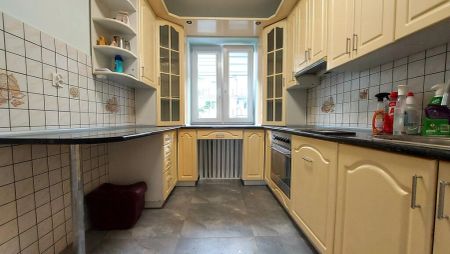 Duże mieszkanie z trzema osobnymi sypialniami - Zdjęcie 3