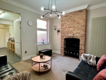 4 bedroom terraced house to rent - Photo 2